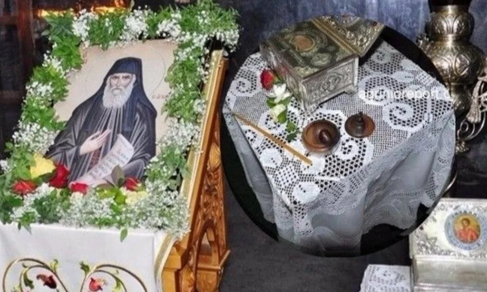 Πλήθος πιστών προσκύνησαν κάστανο που είχε βράσει ο Άγιος Παΐσιος